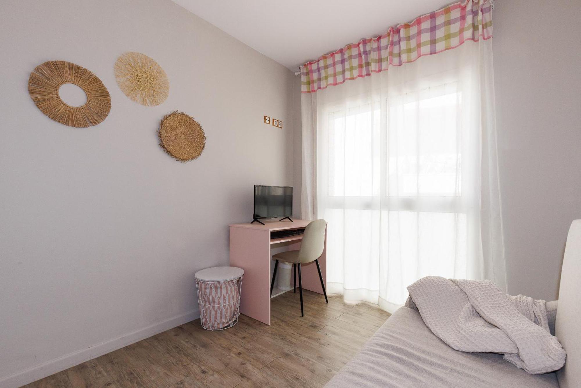 Uhc Els Pins Apartments 萨洛 客房 照片